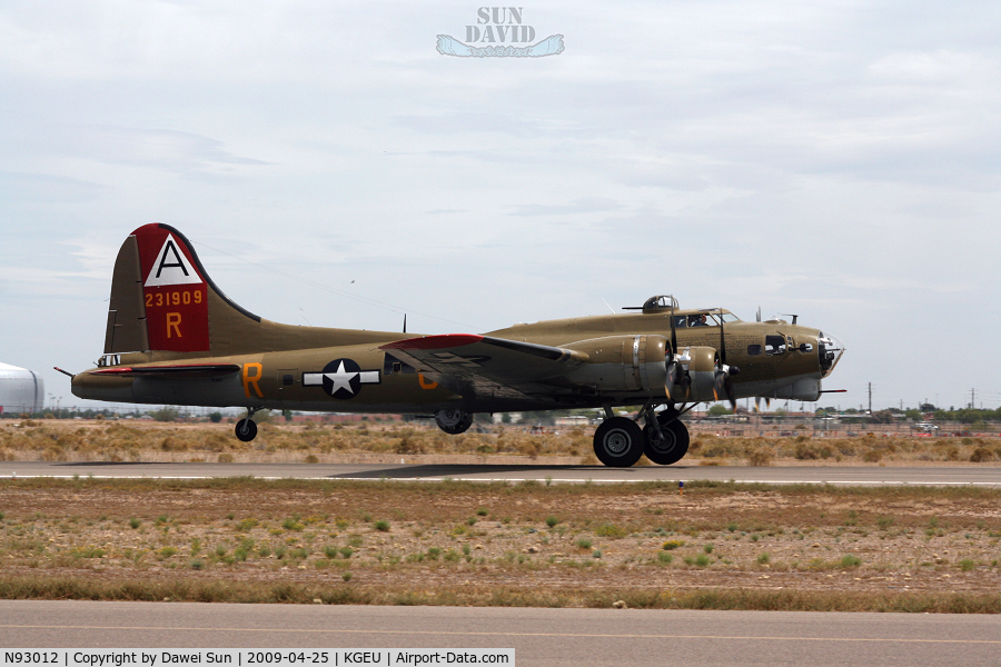 N93012, 1944 Boeing B-17G-30-BO Flying Fortress C/N 32264, take off