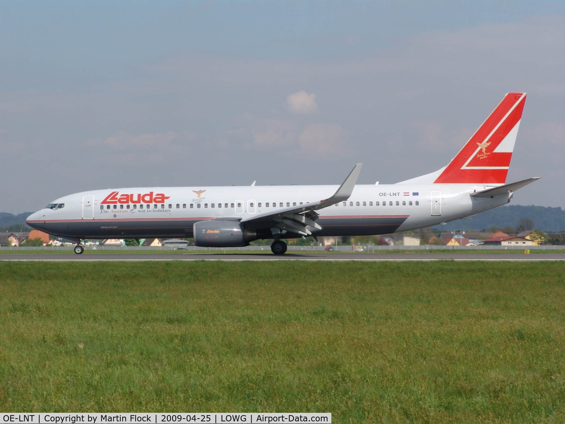 OE-LNT, 2006 Boeing 737-8Z9 C/N 33834, .