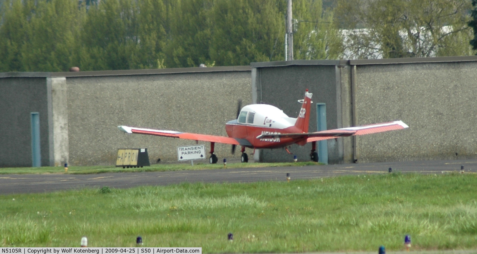 N5105R, 1974 Beech B19 Sport 150 C/N MB-639, long taxi to the north end of the field