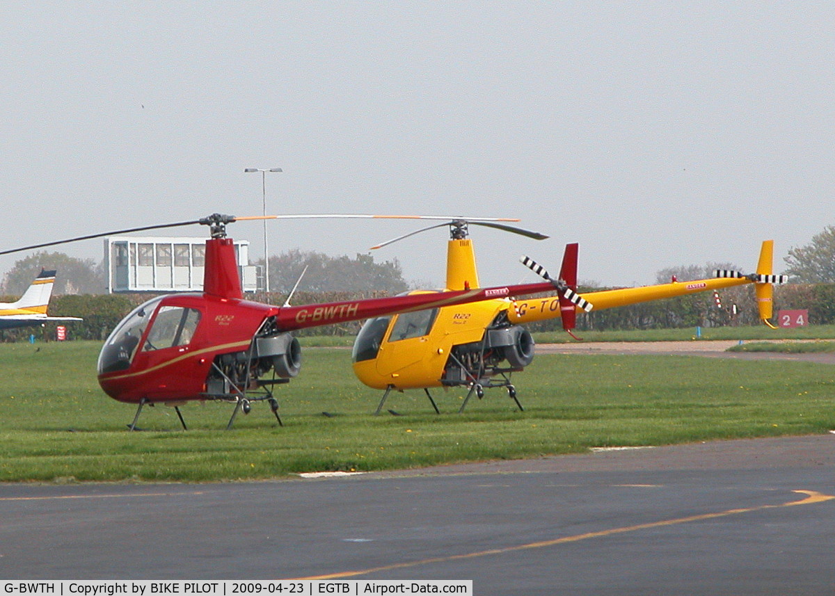 G-BWTH, 1991 Robinson R22 Beta C/N 1767, R22 IN THE HELICOPTER PARK