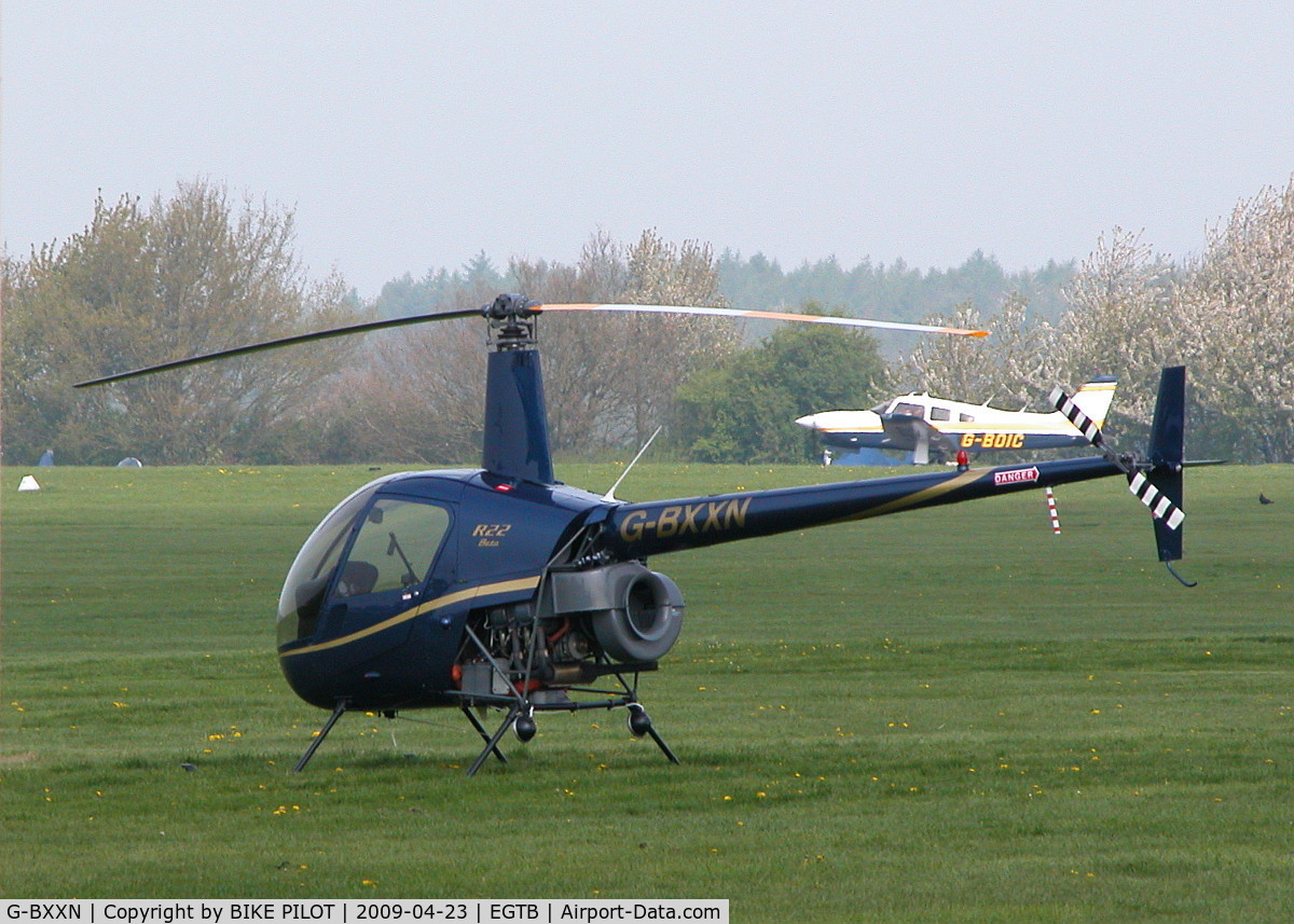 G-BXXN, 1987 Robinson R22 Beta II C/N 0720, R22 IN THE HELICOPTER PARK