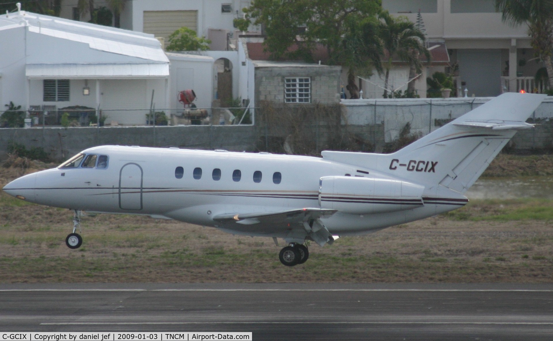C-GCIX, 2000 Raytheon Hawker 800XP C/N 258492, Landing 10