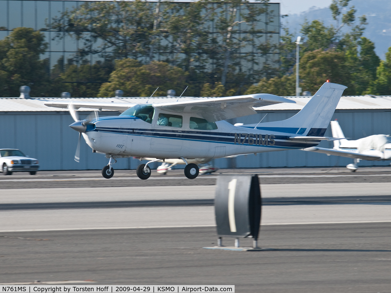 N761MS, 1977 Cessna T210M Turbo Centurion C/N 21062369, N761MS arriving on RWY 21