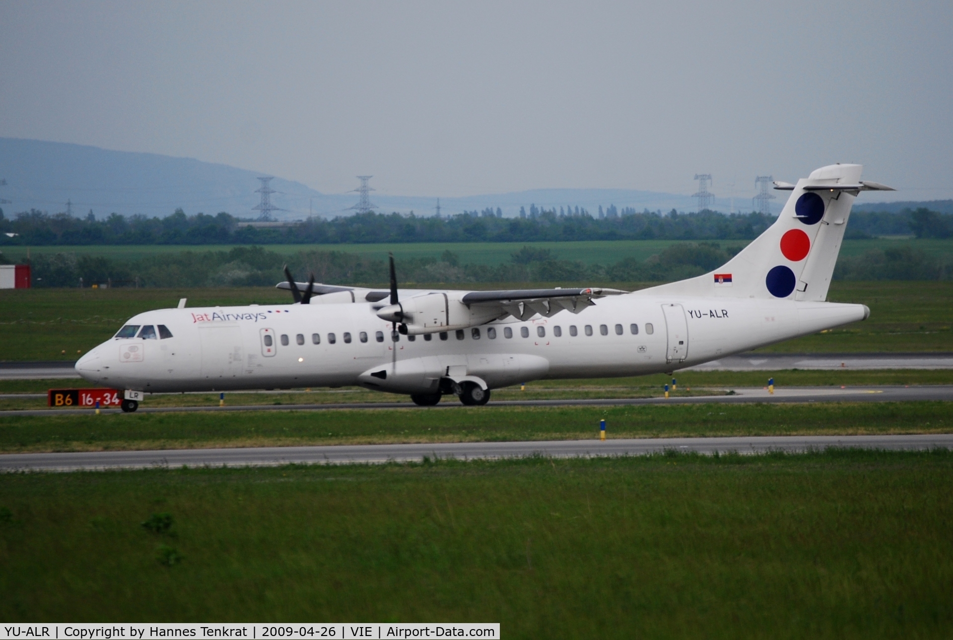 YU-ALR, 1993 ATR 72-202 C/N 357, Jat Airways ATR-72 after landing on RNW 16 of Vienna International Airport