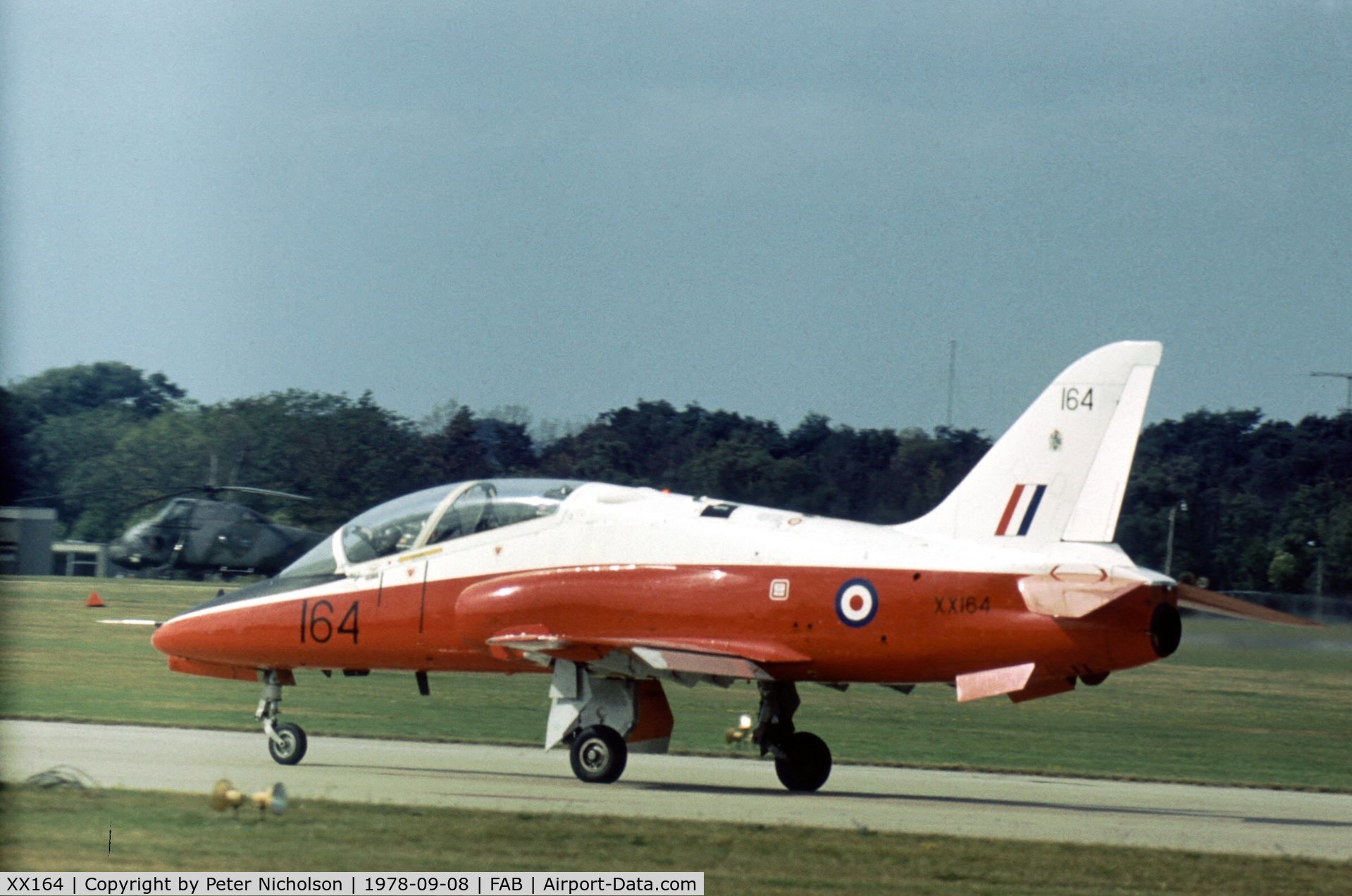 XX164, 1976 Hawker Siddeley Hawk T.1 C/N 011/312011, Hawk T.1 of 4 Flying Training School at the 1978 Farnborough Airshow.