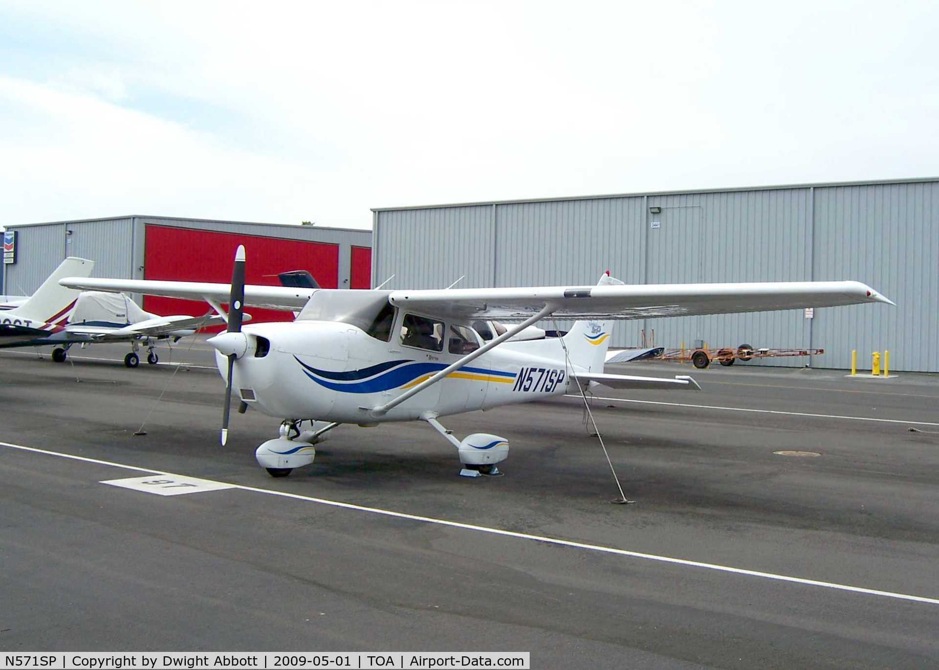 N571SP, 2000 Cessna 172S C/N 172S8496, 2000 Cessna 172S