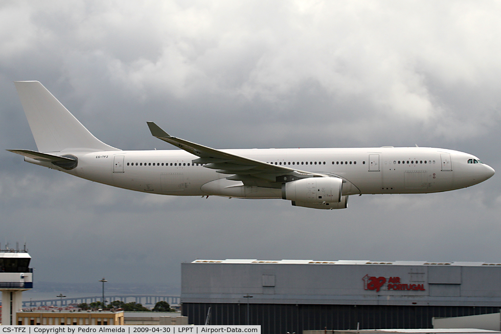 CS-TFZ, 2009 Airbus A330-243 C/N 1008, Low pass @ LIS  just arrived from TLS