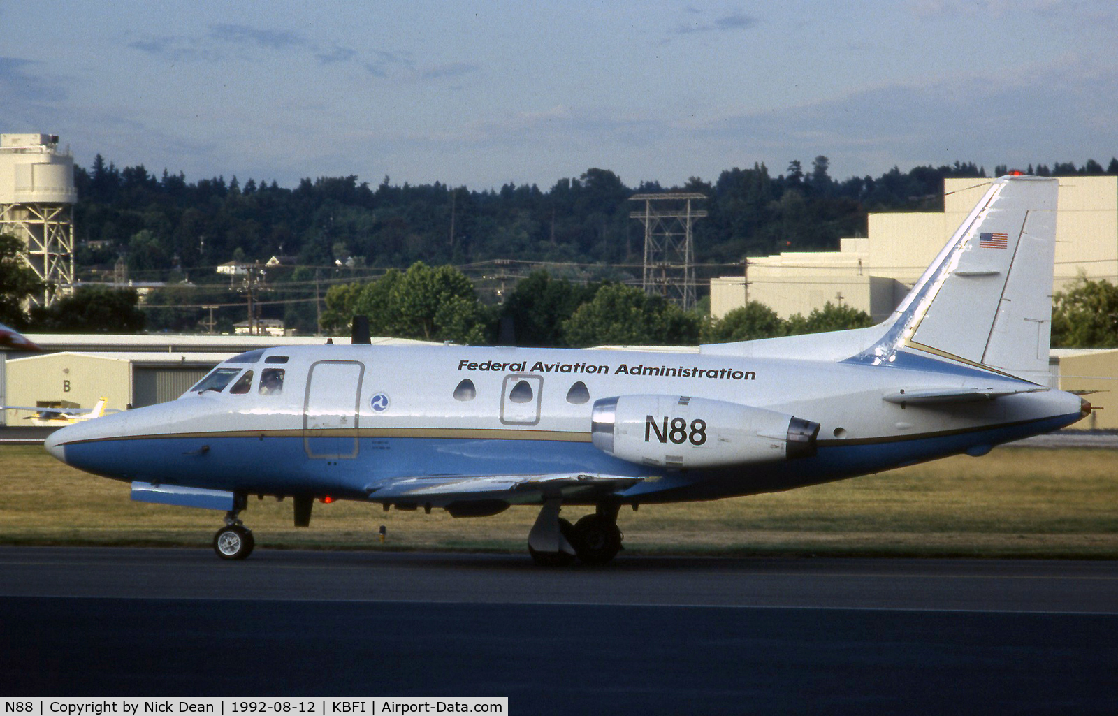 N88, North American NA-265-40 Sabreliner C/N 28-288, KBFI