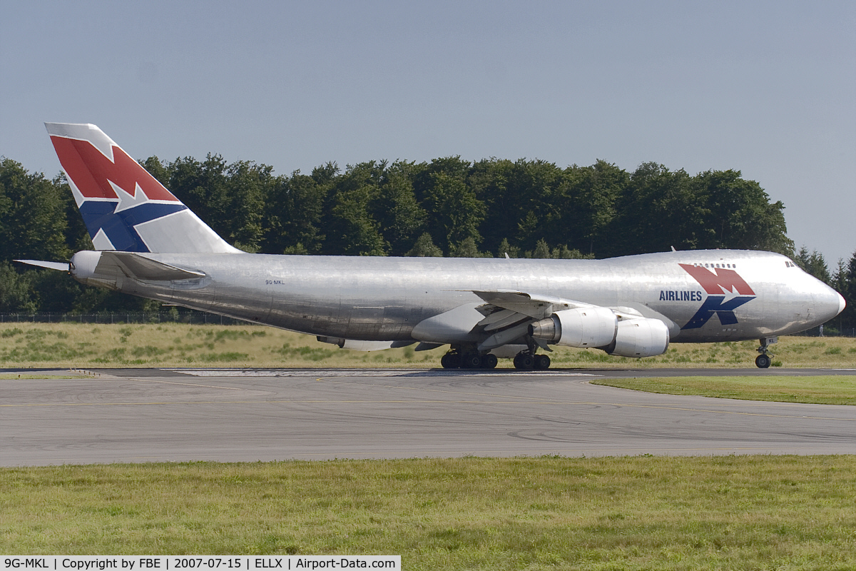 9G-MKL, 1979 Boeing 747-2R7F/SCD C/N 21650, Mike Kruger Airlines B747-2R7F/SCD turns into RW24 at Findel