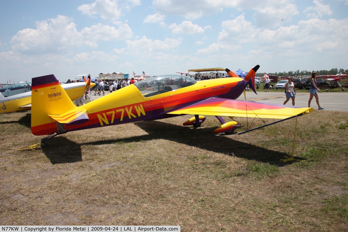 N77KW, 1997 Extra EA-300/L C/N 053, Extra 300