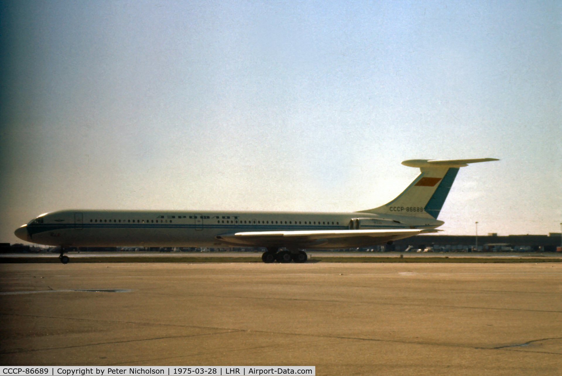 CCCP-86689, 1971 Ilyushin IL-62 C/N 11001, Ilyushin Il-62 Classic of Aeroflot at Heathrow in the Spring of 1975.
