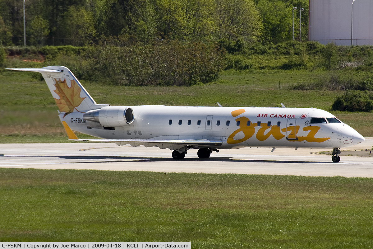 C-FSKM, 1995 Canadair CRJ-100ER (CL-600-2B19) C/N 7071, @ CLT