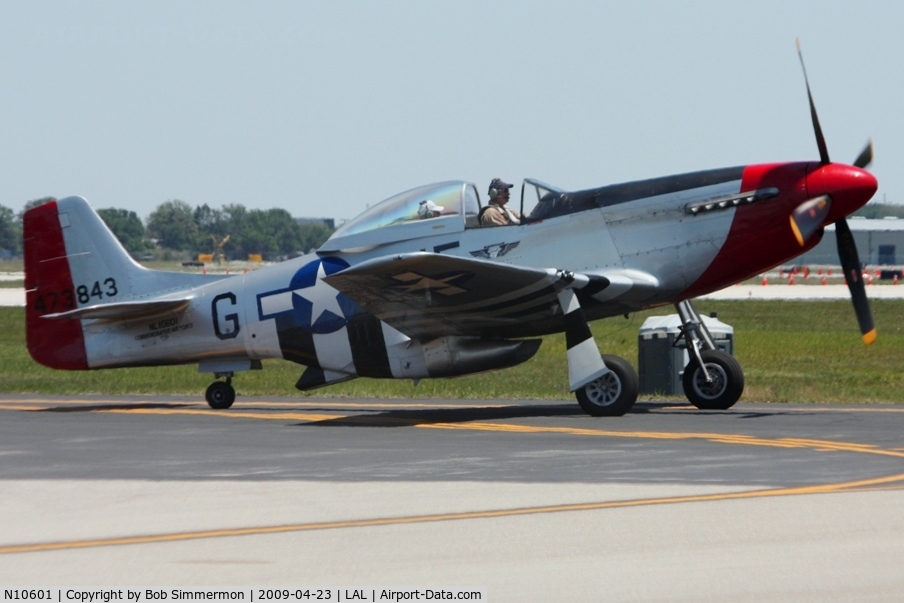 N10601, 1944 North American P-51D Mustang C/N 122-40383, Taking rides at Sun N Fun 2009 - Lakeland, Florida