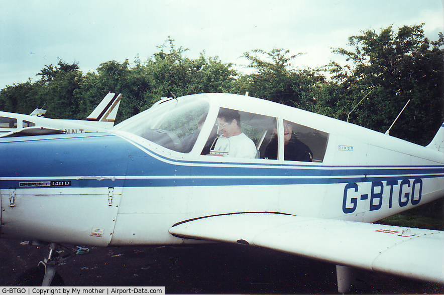 G-BTGO, 1971 Piper PA-28-140 Cherokee C/N 28-7125613, My 1st flying lesson