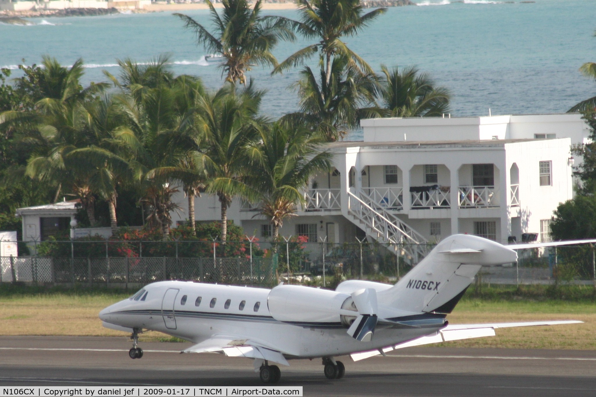 N106CX, 2000 Cessna 750 Citation X Citation X C/N 750-0106, Landing 10