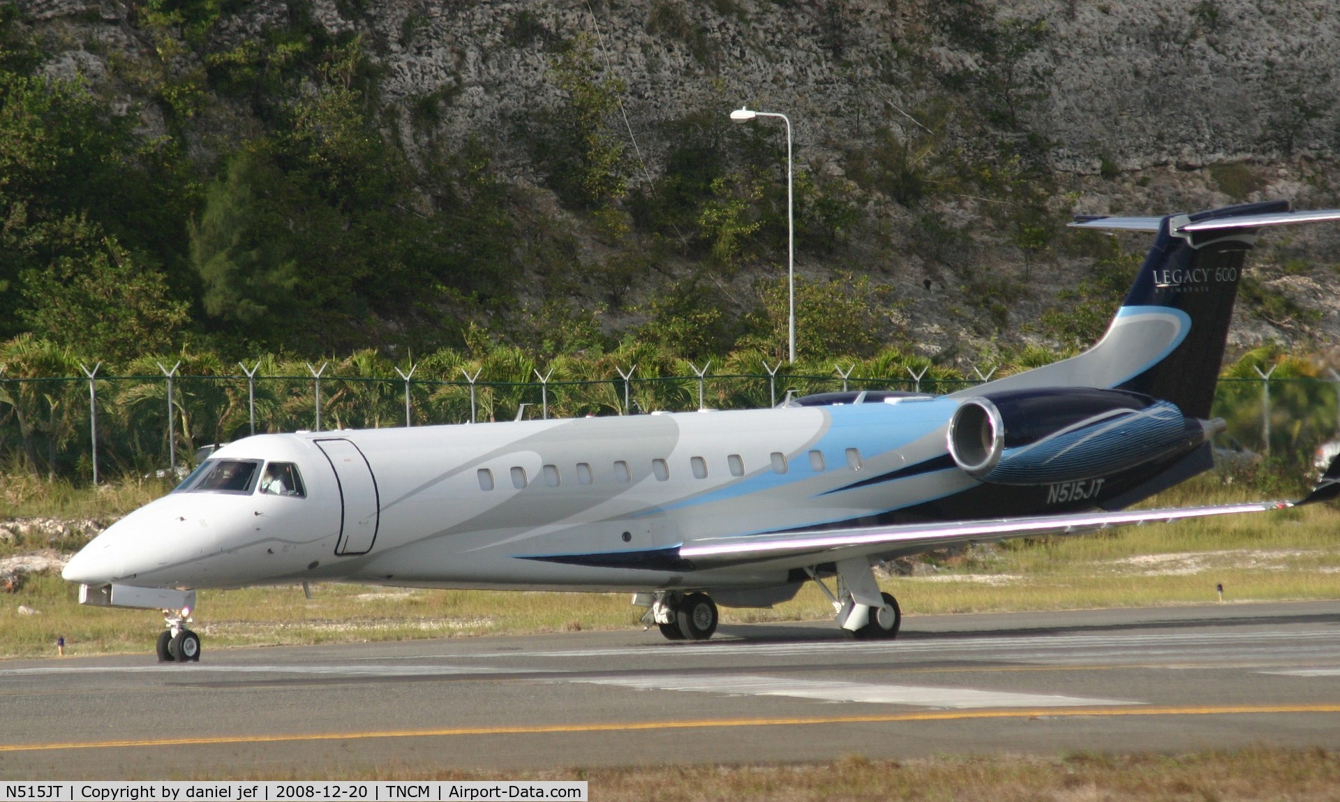 N515JT, 2006 Embraer EMB-135BJ Legacy C/N 14500950, taxing runway 10