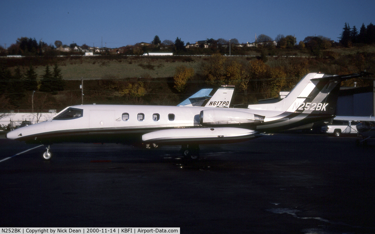 N252BK, 1973 Gates LearJet 25B C/N 107, KBFI