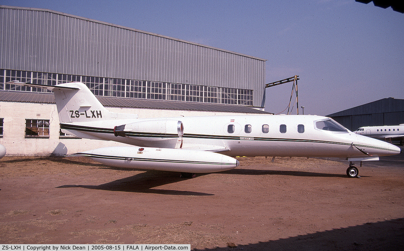ZS-LXH, 1976 Learjet 25D C/N 25D-206, FALA