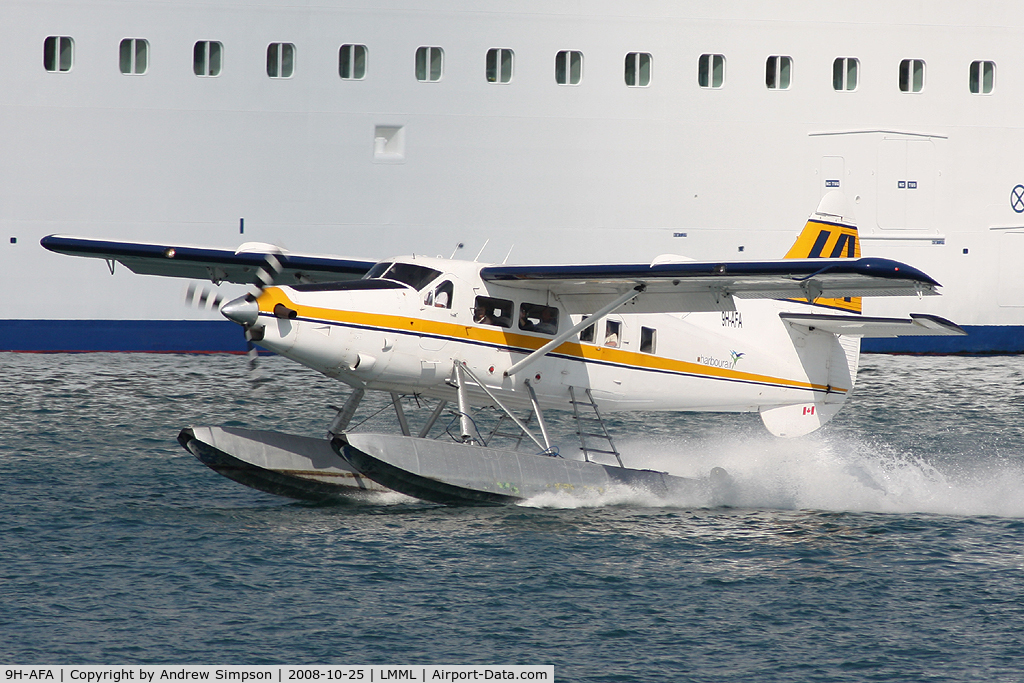 9H-AFA, De Havilland Canada DHC-3T Vazar Turbine Otter C/N 406, Landing in the Grand Harbour.
