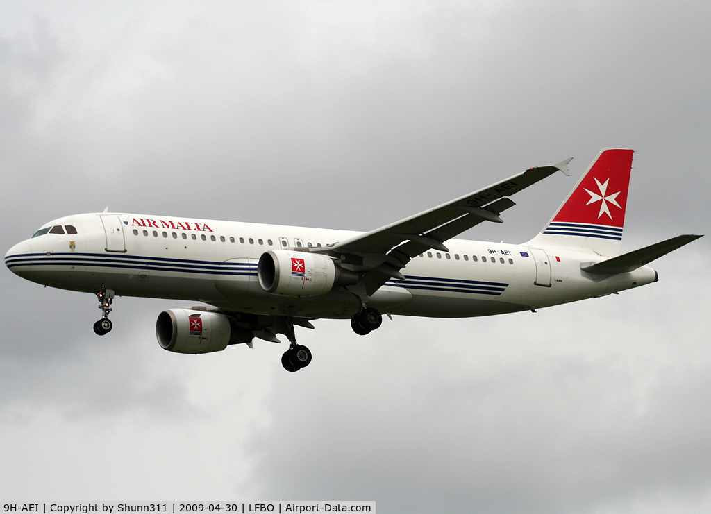 9H-AEI, 2004 Airbus A320-214 C/N 2189, Landing rwy 32L