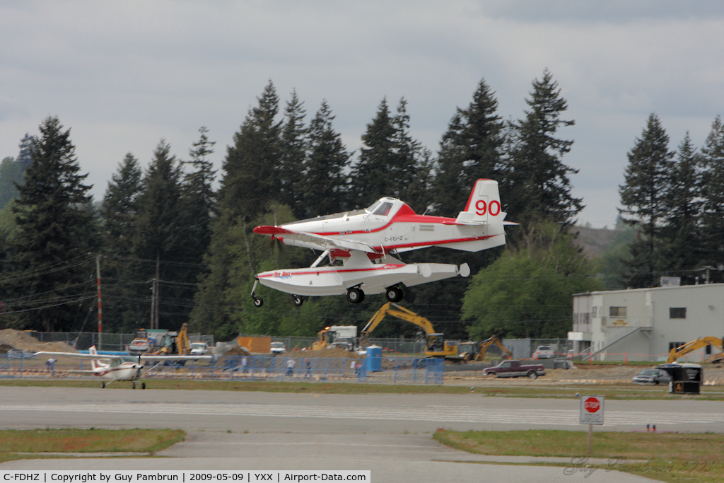 C-FDHZ, 2009 Air Tractor AT-8021F Fire Boss C/N 802A-0319, Getting ready to depart