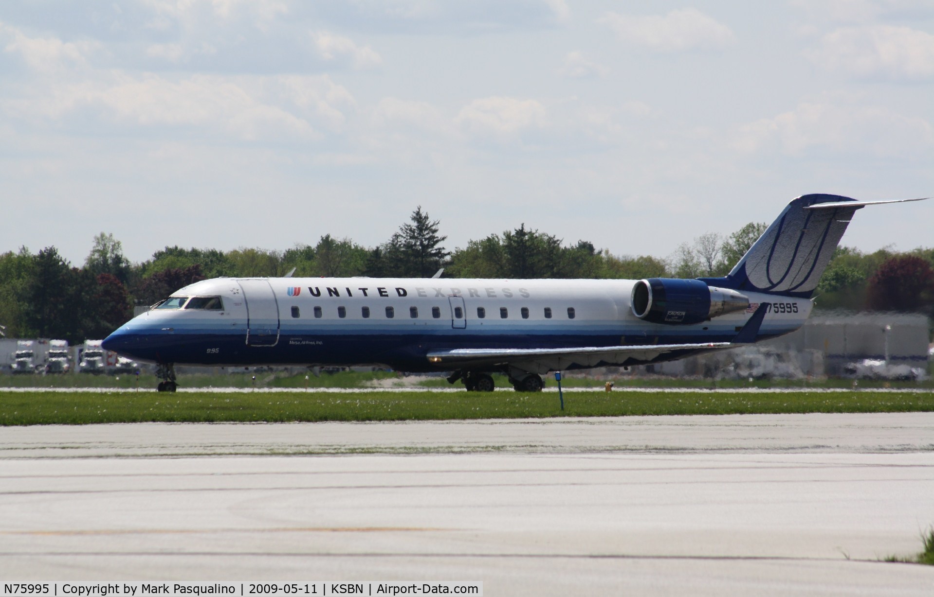 N75995, 1999 Bombardier CRJ-200ER (CL-600-2B19) C/N 7361, CL-600-2B19