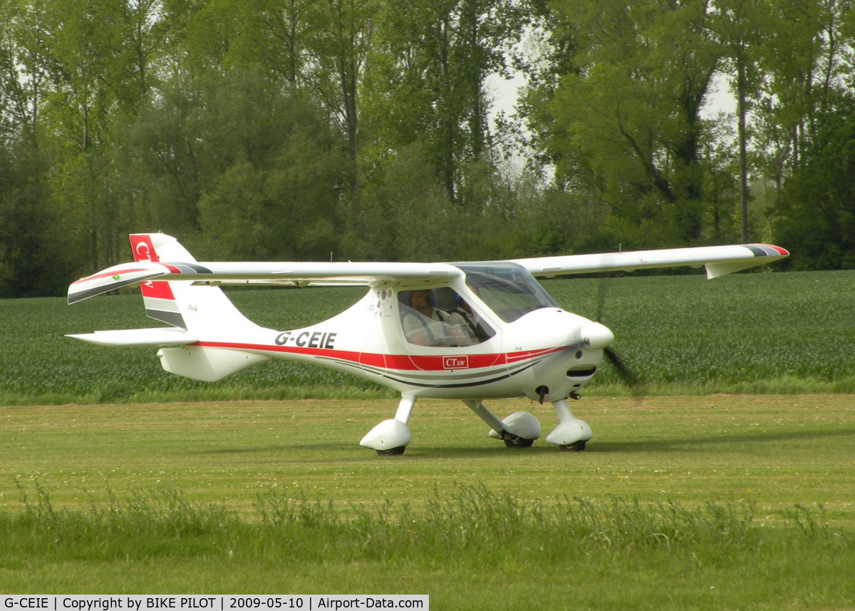 G-CEIE, 2006 Flight Design CTSW C/N 8243, JUST ARRIVED AT BRIMPTON FLY-IN
