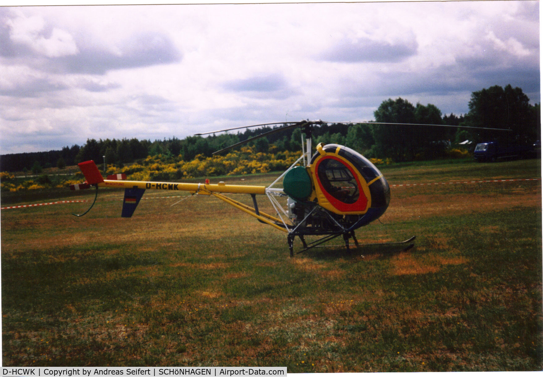 D-HCWK, Schweizer 269C C/N S-1740, Schönhagen 1999