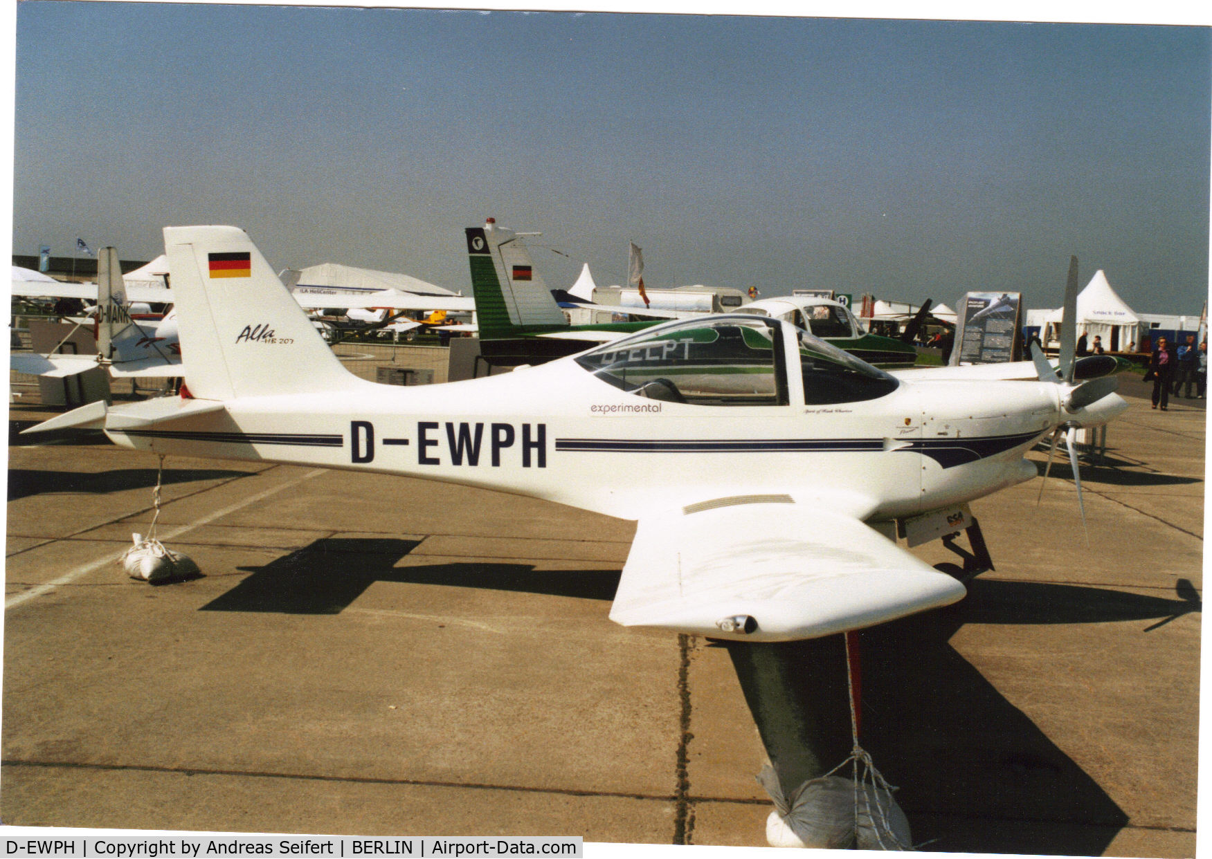 D-EWPH, Brditschka HB-207 V-RG C/N 207-020, Berlin ILA 2002