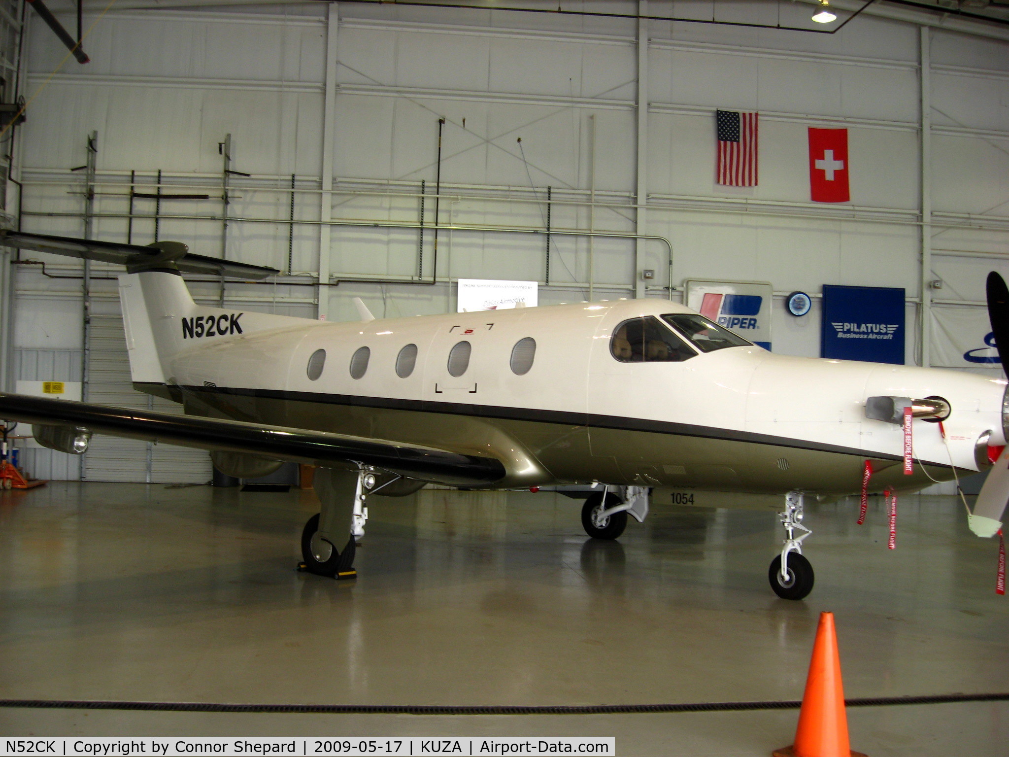 N52CK, 2008 Pilatus PC-12/47E C/N 1054, PC-12 in hangar