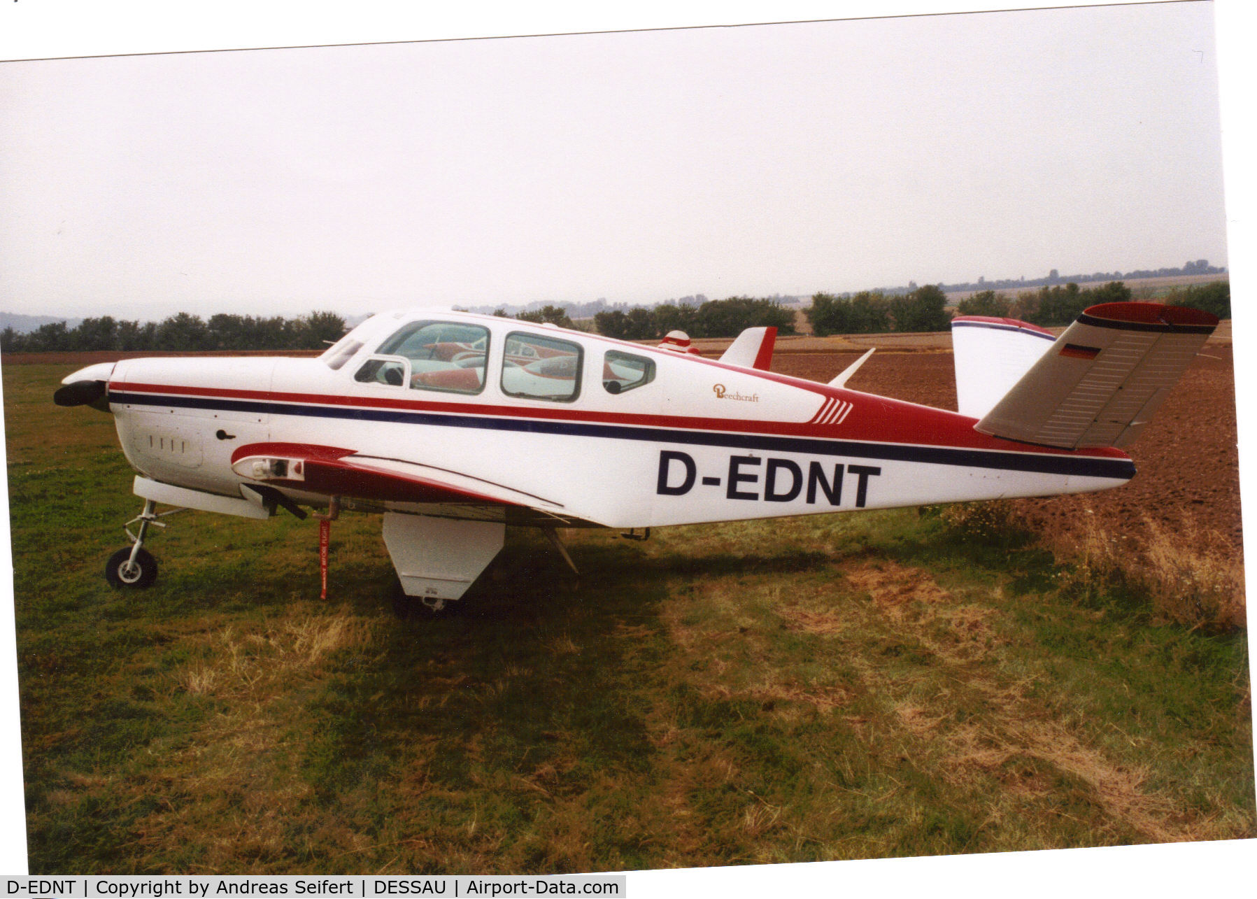 D-EDNT, Beech G35 Bonanza Bonanza C/N D-4481, Dessau 2001