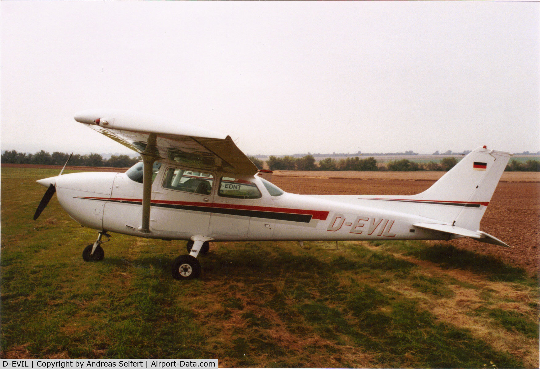 D-EVIL, Cessna 172N C/N 172-70159, August 2002