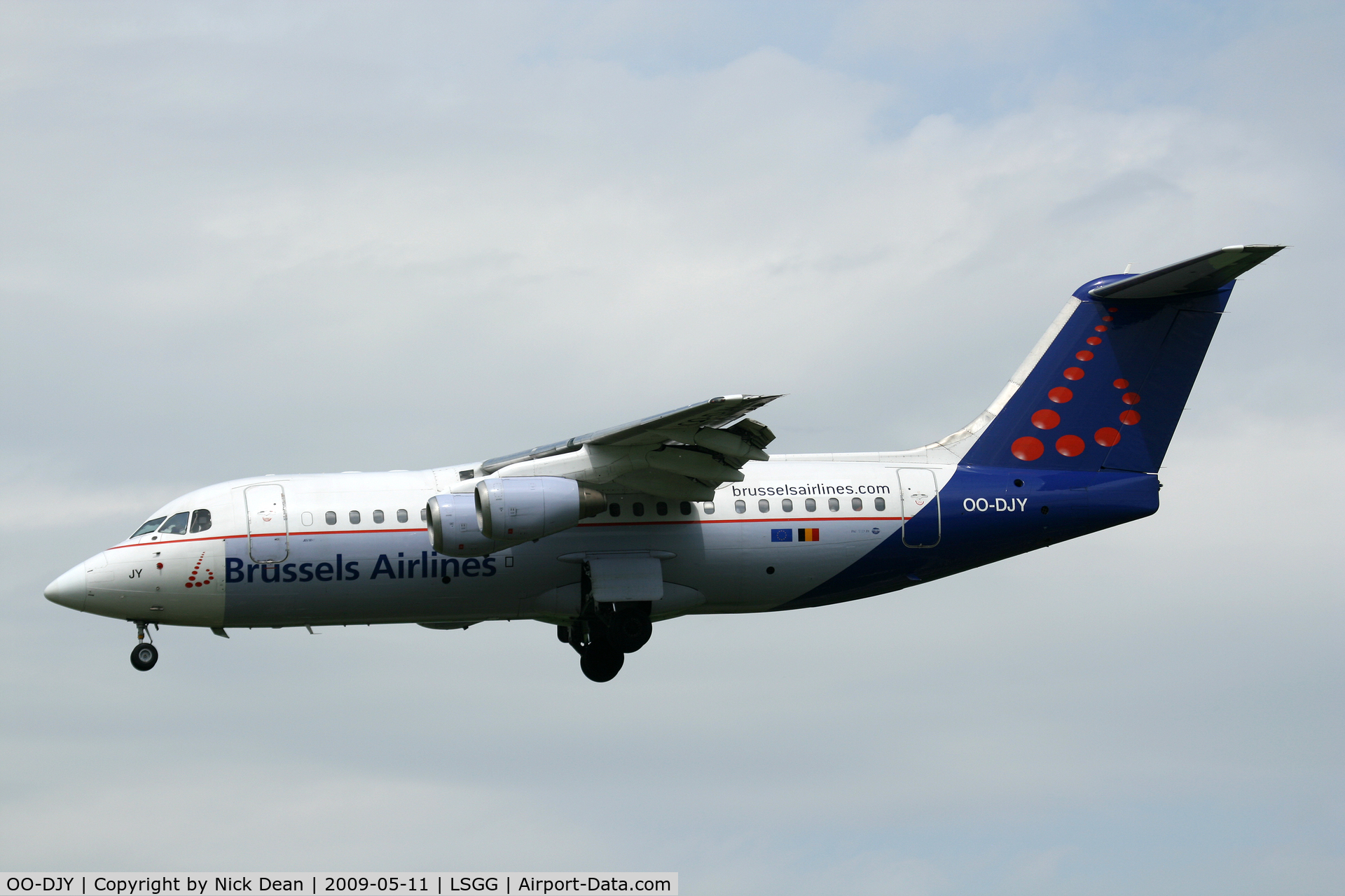 OO-DJY, 1997 British Aerospace Avro 146-RJ85 C/N E.2302, LSGG