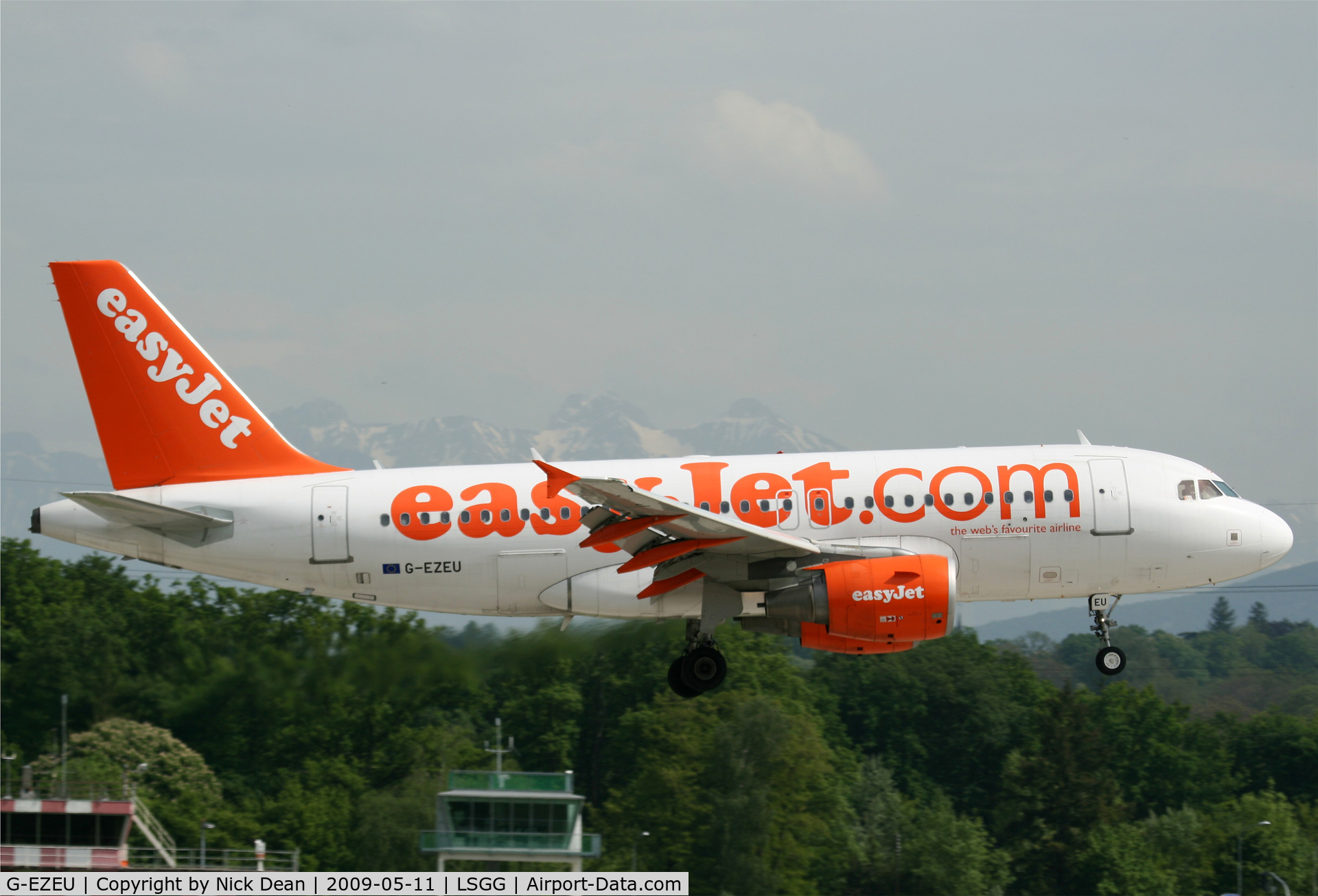 G-EZEU, 2004 Airbus A319-111 C/N 2283, LSGG