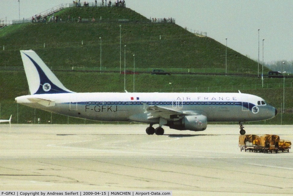 F-GFKJ, 1989 Airbus A320-211 C/N 0063, München Flughafen 15.4.2009