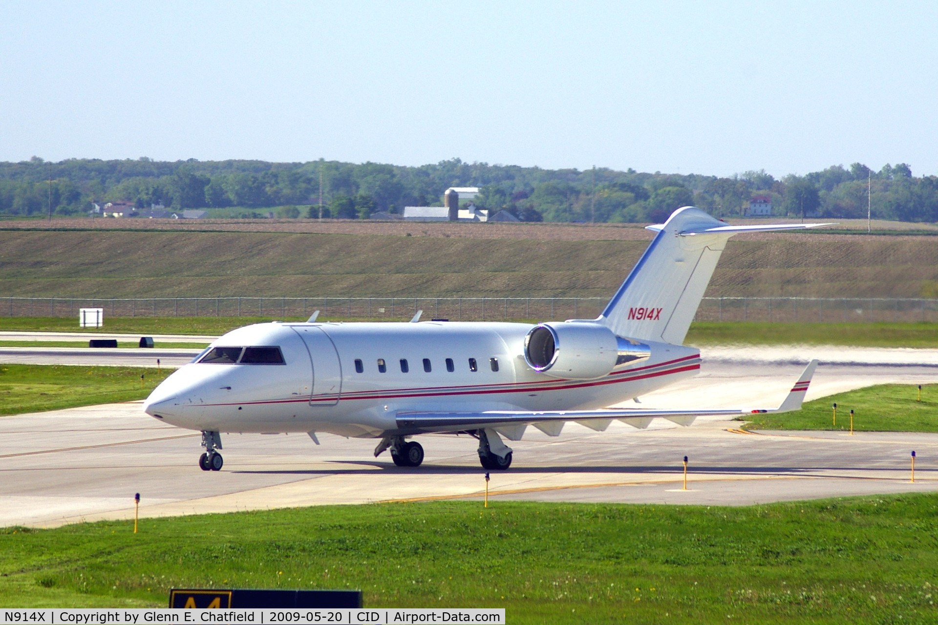N914X, 1995 Canadair Challenger 601-3R (CL-600-2B16) C/N 5185, Turning onto Alpha 4 from Alpha on the way to Landmark FBO