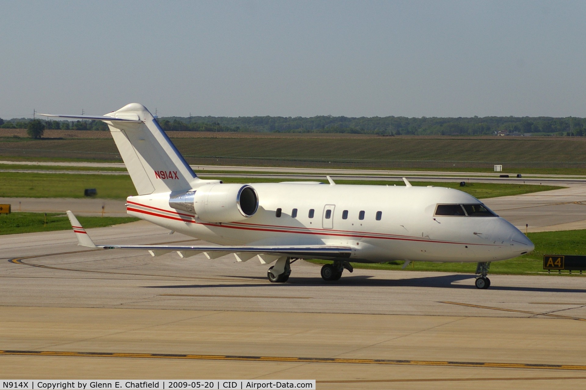 N914X, 1995 Canadair Challenger 601-3R (CL-600-2B16) C/N 5185, On Delta taxiway on the way to Landmark