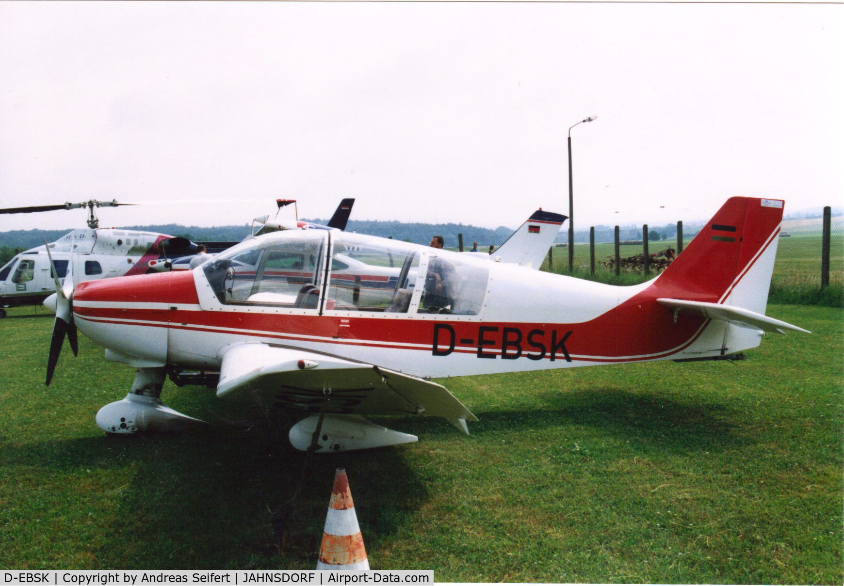 D-EBSK, Robin DR-400-180R Remorqueur Regent C/N 991, Jahnsdorf 2000