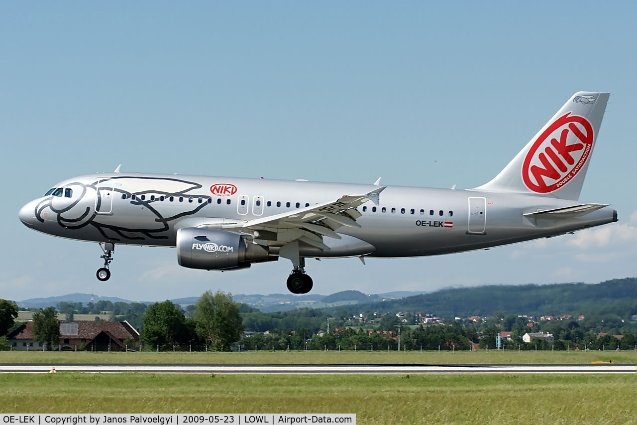 OE-LEK, 2007 Airbus A319-112 C/N 3019, FlyNiki A319 landing LNZ