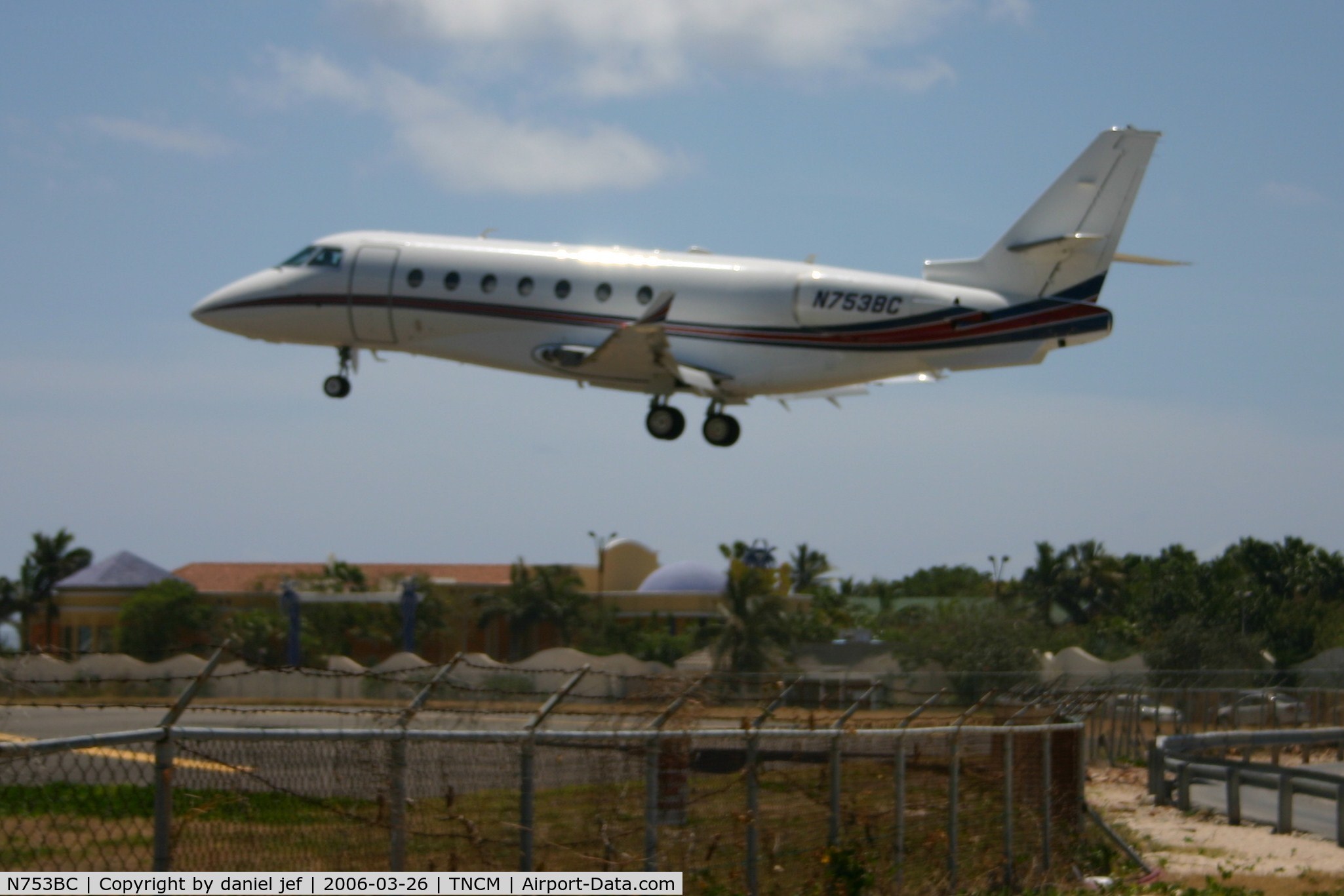 N753BC, 2001 Gulfstream Aerospace Gulfstream 200 C/N 049, Landing 10