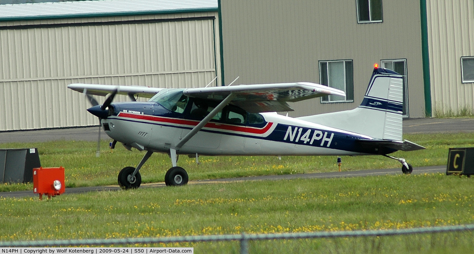 N14PH, 1981 Cessna A185F Skywagon 185 C/N 18504323, Sunday morning flight