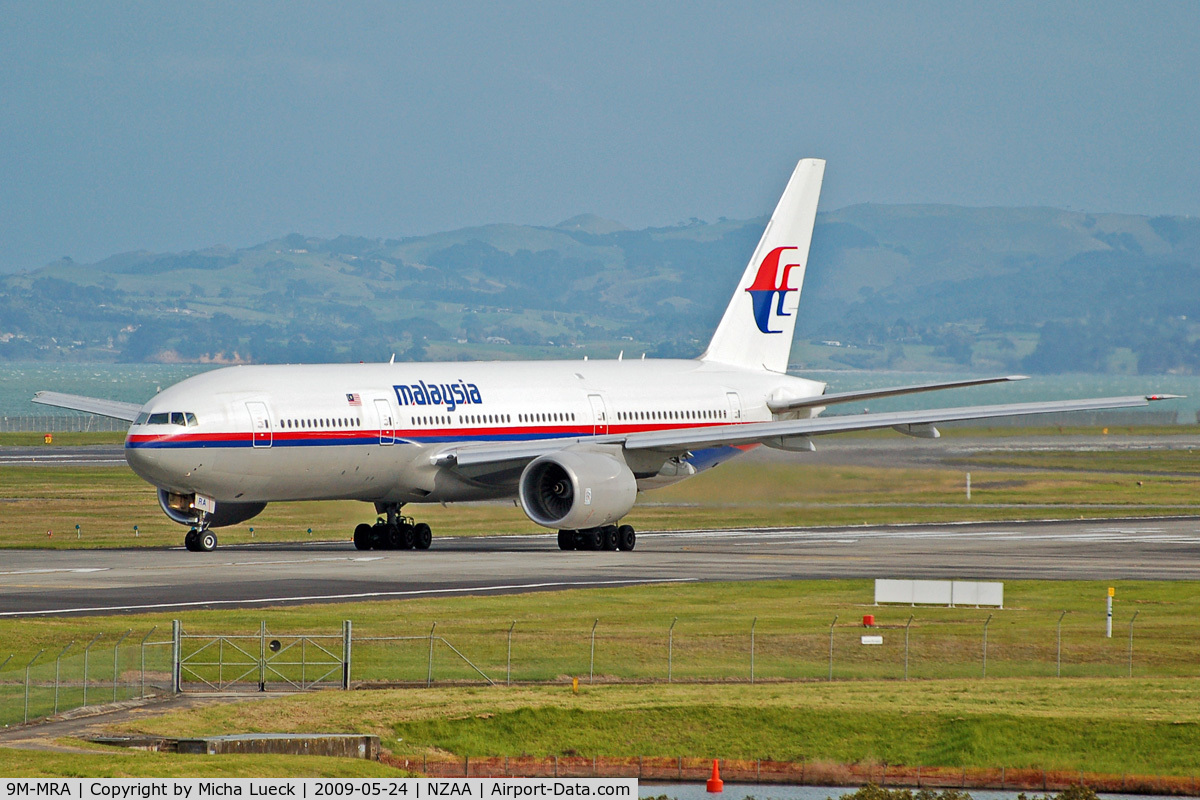 9M-MRA, 1997 Boeing 777-2H6/ER C/N 28408, Turning onto the runway