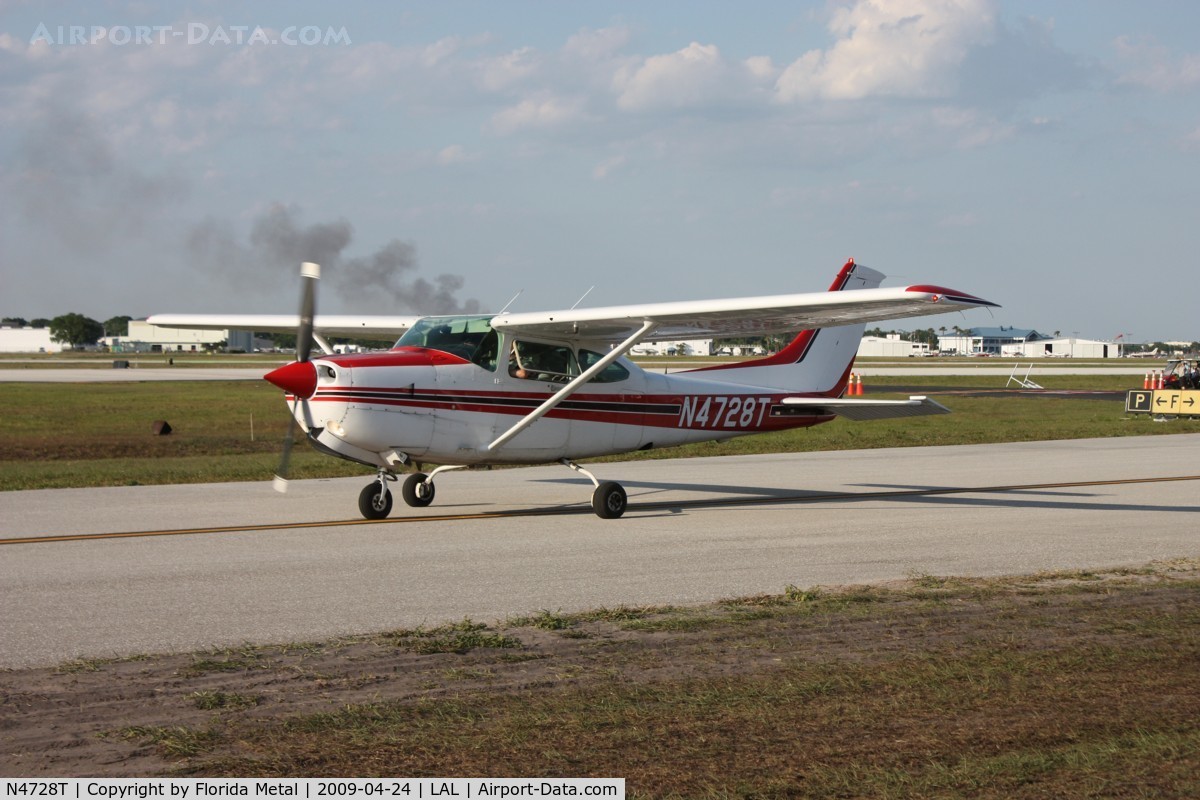 N4728T, 1981 Cessna R182 Skylane RG C/N R18201746, Cessna 182