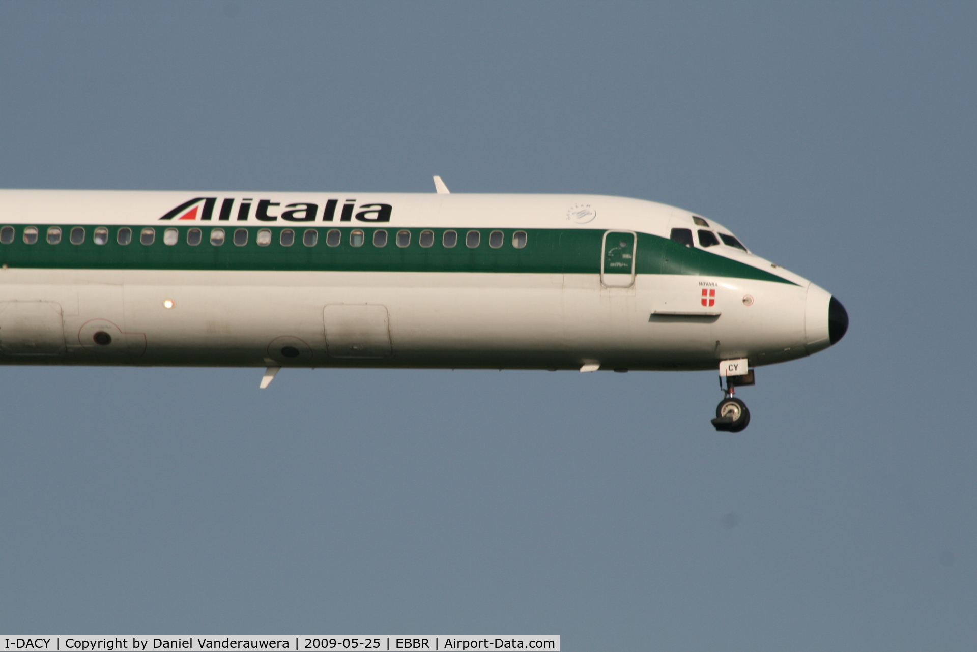 I-DACY, 1991 McDonnell Douglas MD-82 (DC-9-82) C/N 53059, arrival of flight AZ148 to rwy 02