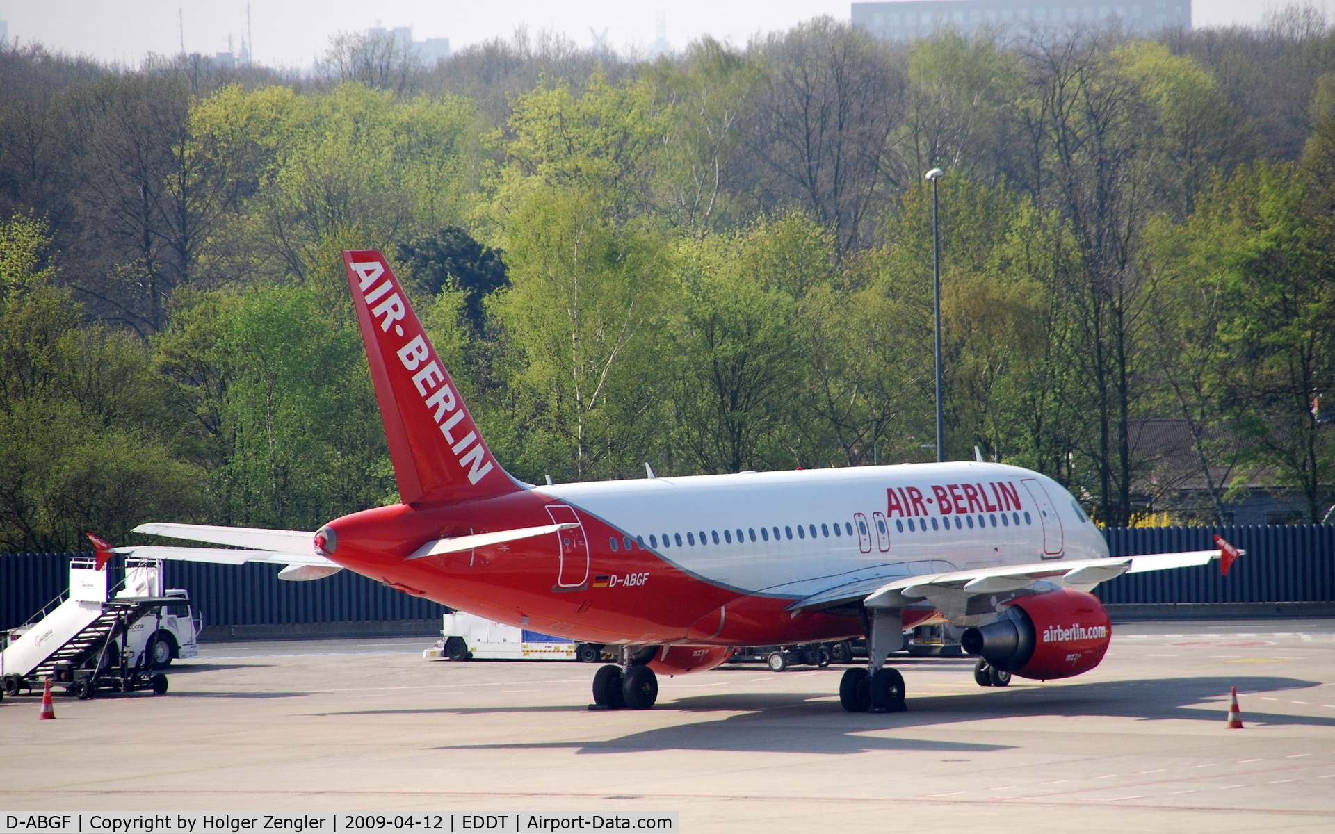 D-ABGF, 2007 Airbus A319-111 C/N 3188, Seems to be a quiet weekend.....