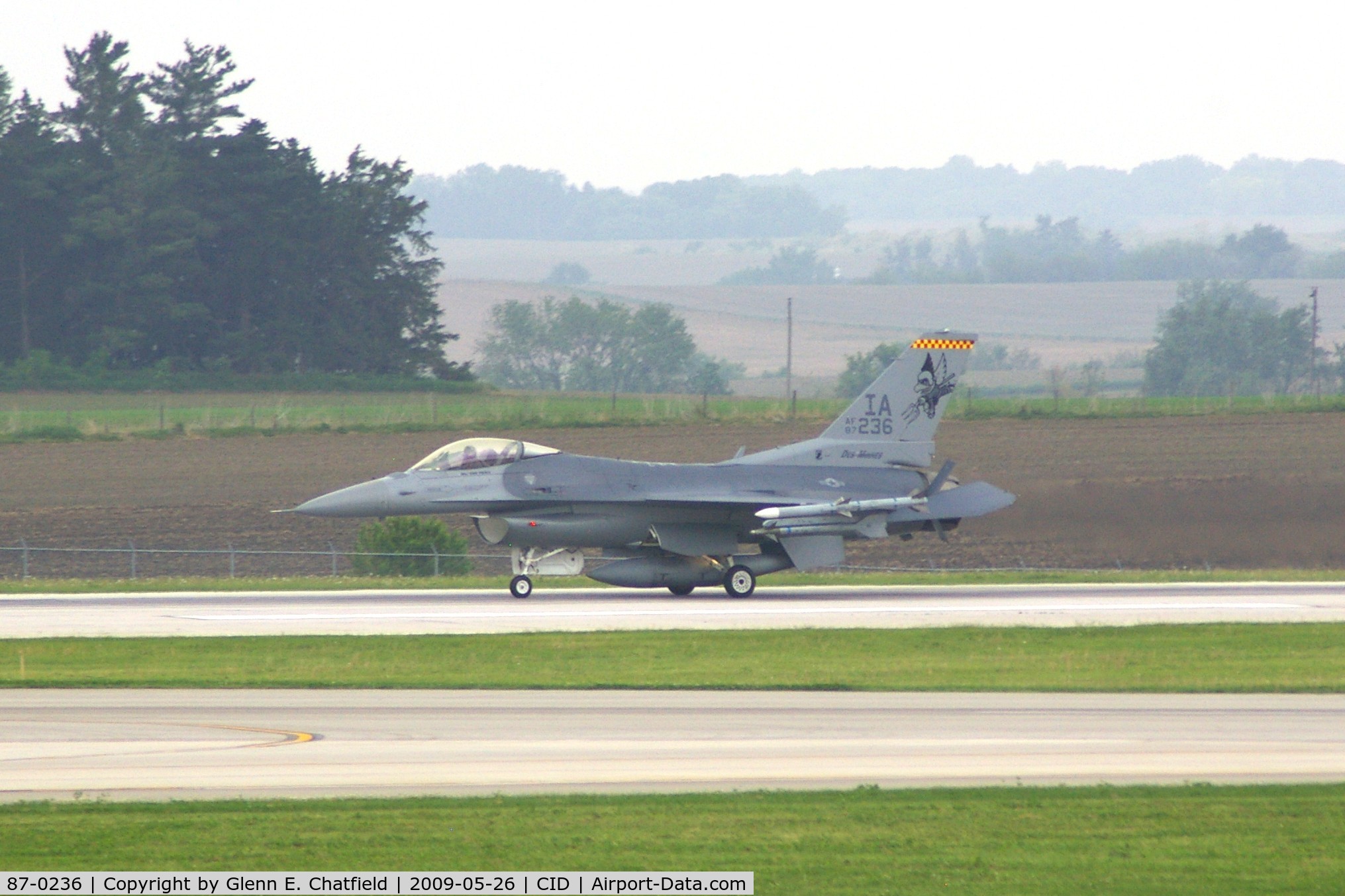 87-0236, 1987 General Dynamics F-16C Fighting Falcon C/N 5C-497, Cyclone 22 landing runway 9.  Diverted from DSM due to weather there.