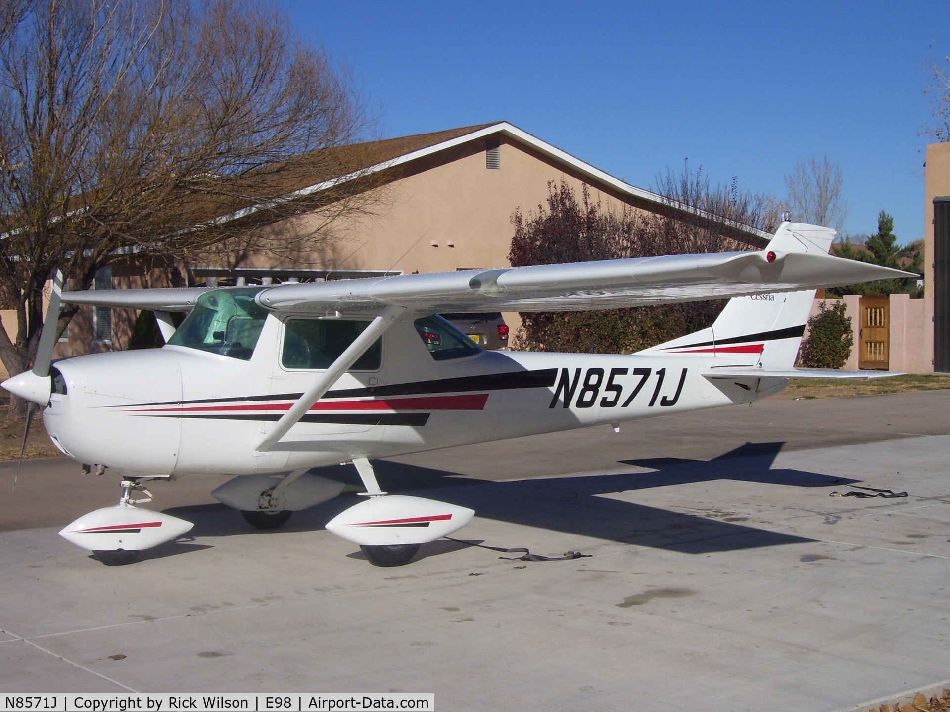 N8571J, 1967 Cessna 150G C/N 15066471, N8571J Reapinted