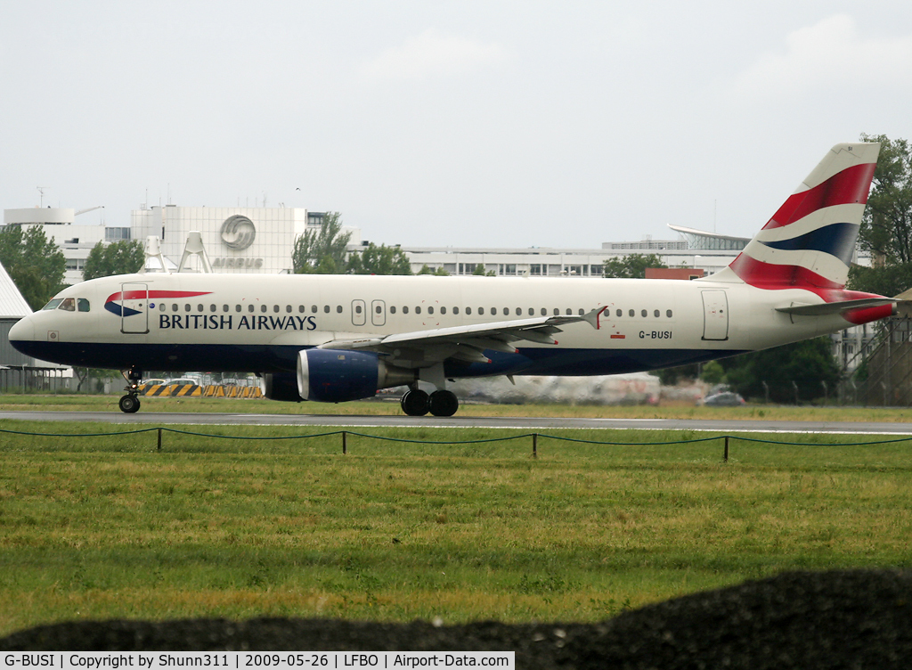 G-BUSI, 1990 Airbus A320-211 C/N 103, Raedy for take off rwy 32R