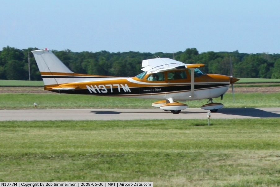 N1377M, 1972 Cessna 172L C/N 17260577, Arriving at the Marysville, Ohio fly-in breakfast.