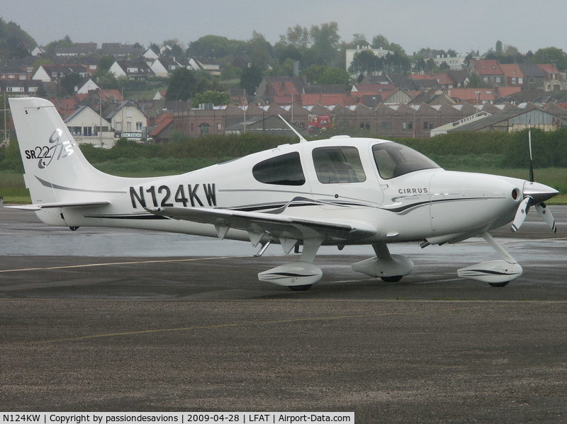 N124KW, 2005 Cirrus SR22 C/N 1566, au Touquet